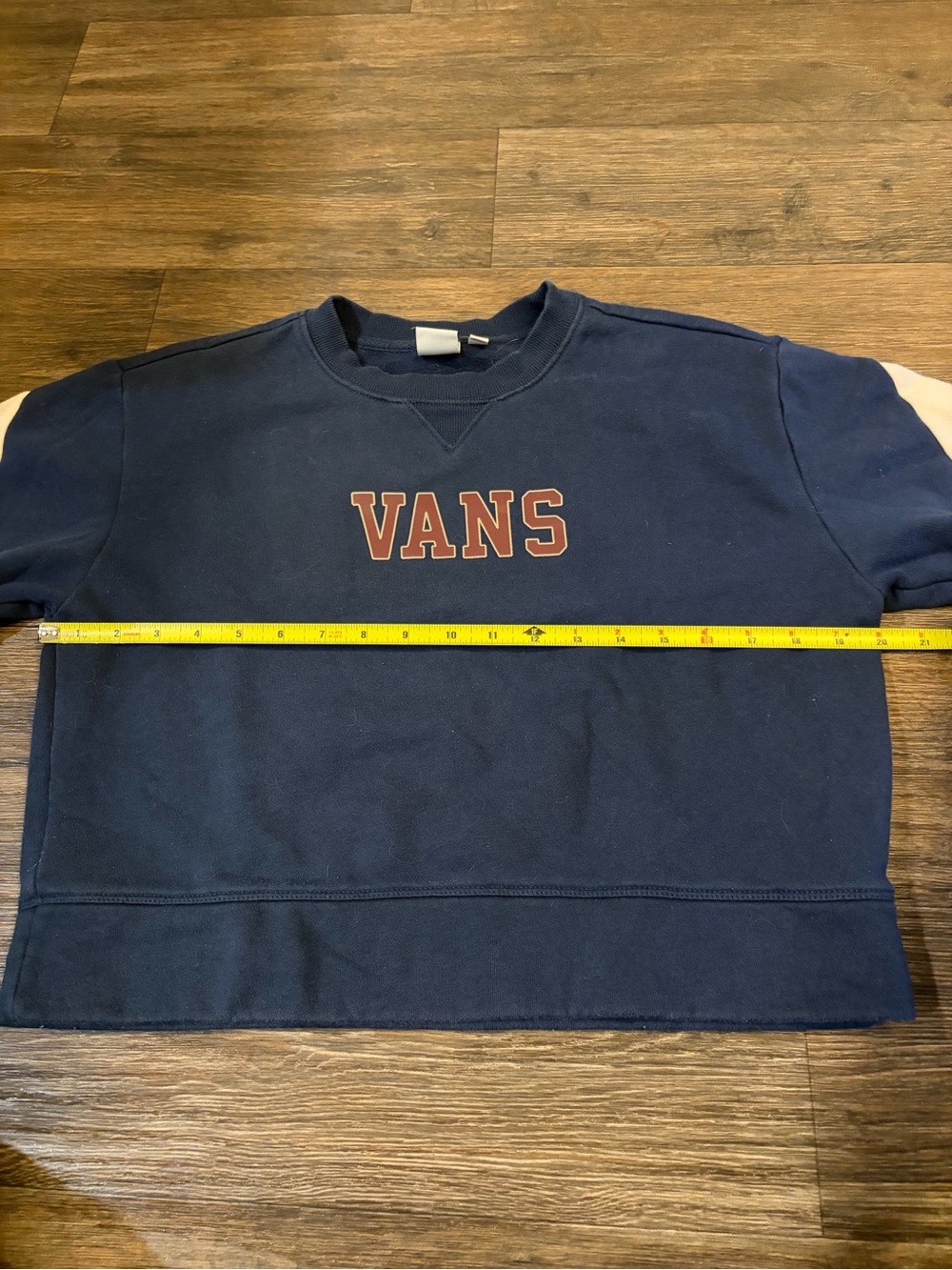 Vans Women’s Academy Colorblock Crop Grunge Crewneck Navy & Cream Size Medium - Picture 4 of 6